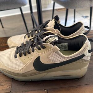 Nike MAX 90 Z12 Men's Beige and Black Sneakers